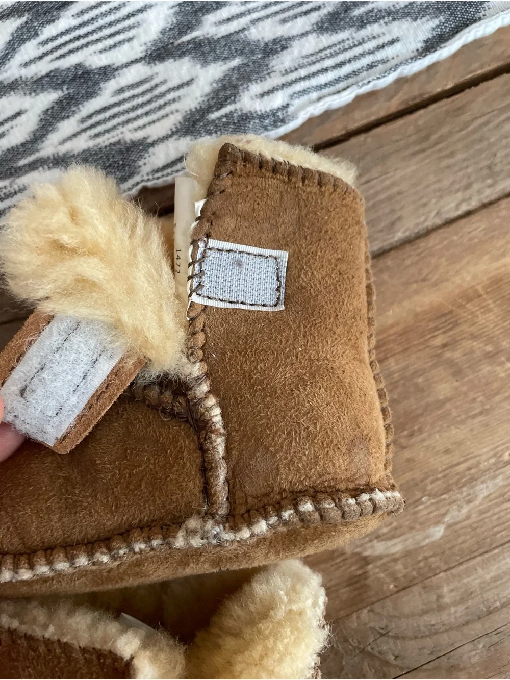 Minnetonka: Sheepskin Baby/Infant Booties